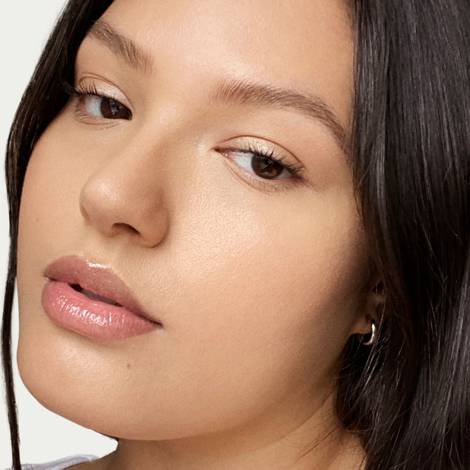 LIQUID TOUCH BRIGHTENING CONCEALER (CORRECTOR)